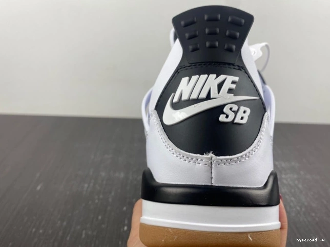 SB x 4 Nike DR5415-100 Air Jordan 1123